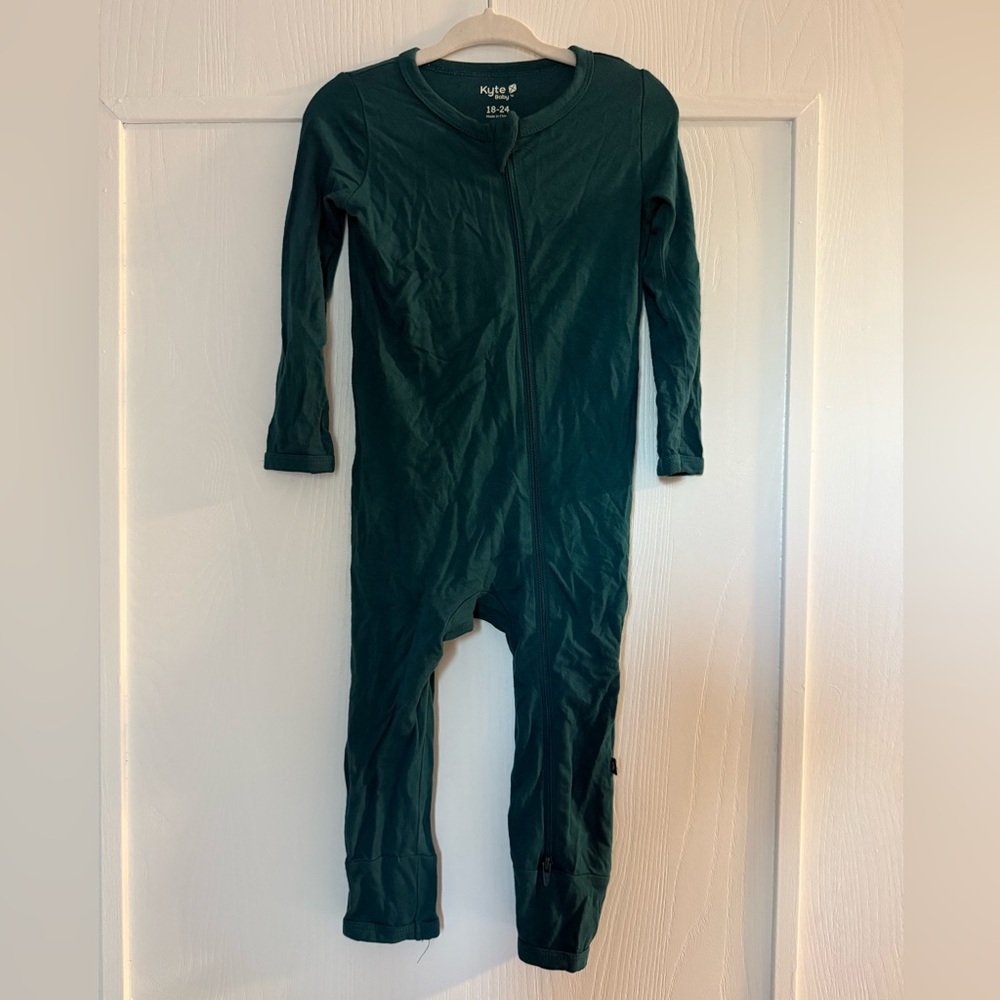 Kyte BABY Loch Zippered Romper